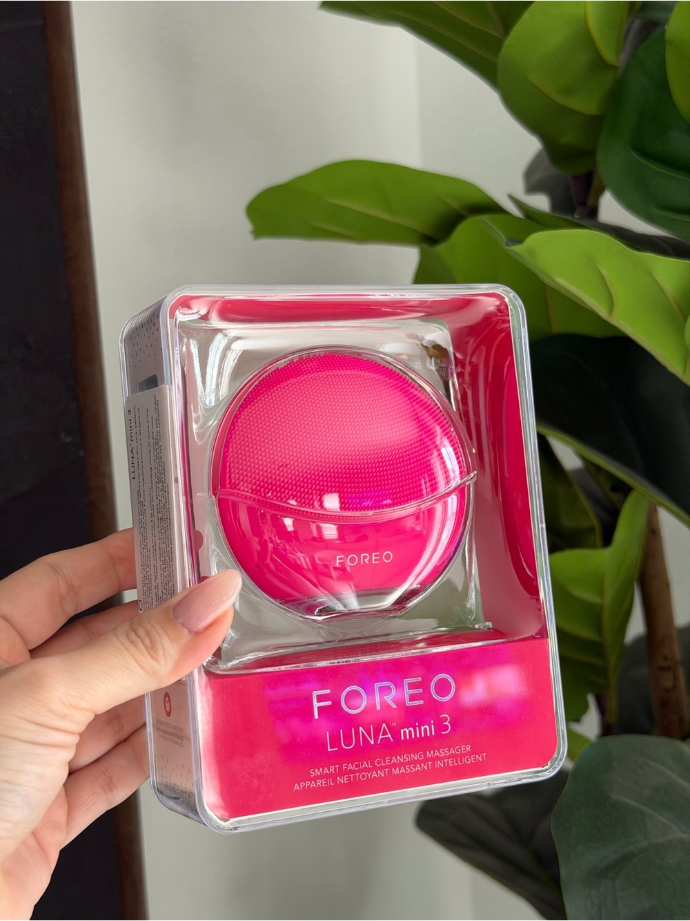 FOREO LUNA mini 3 Facial Cleanser - Hot Pink new in box